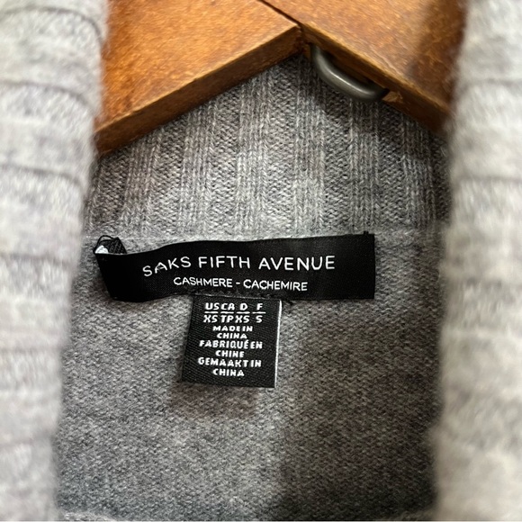 Saks Fifth Avenue 100% Cashmere Gray Turtleneck Tunic Length Sweater Size XS - Picture 8 of 9